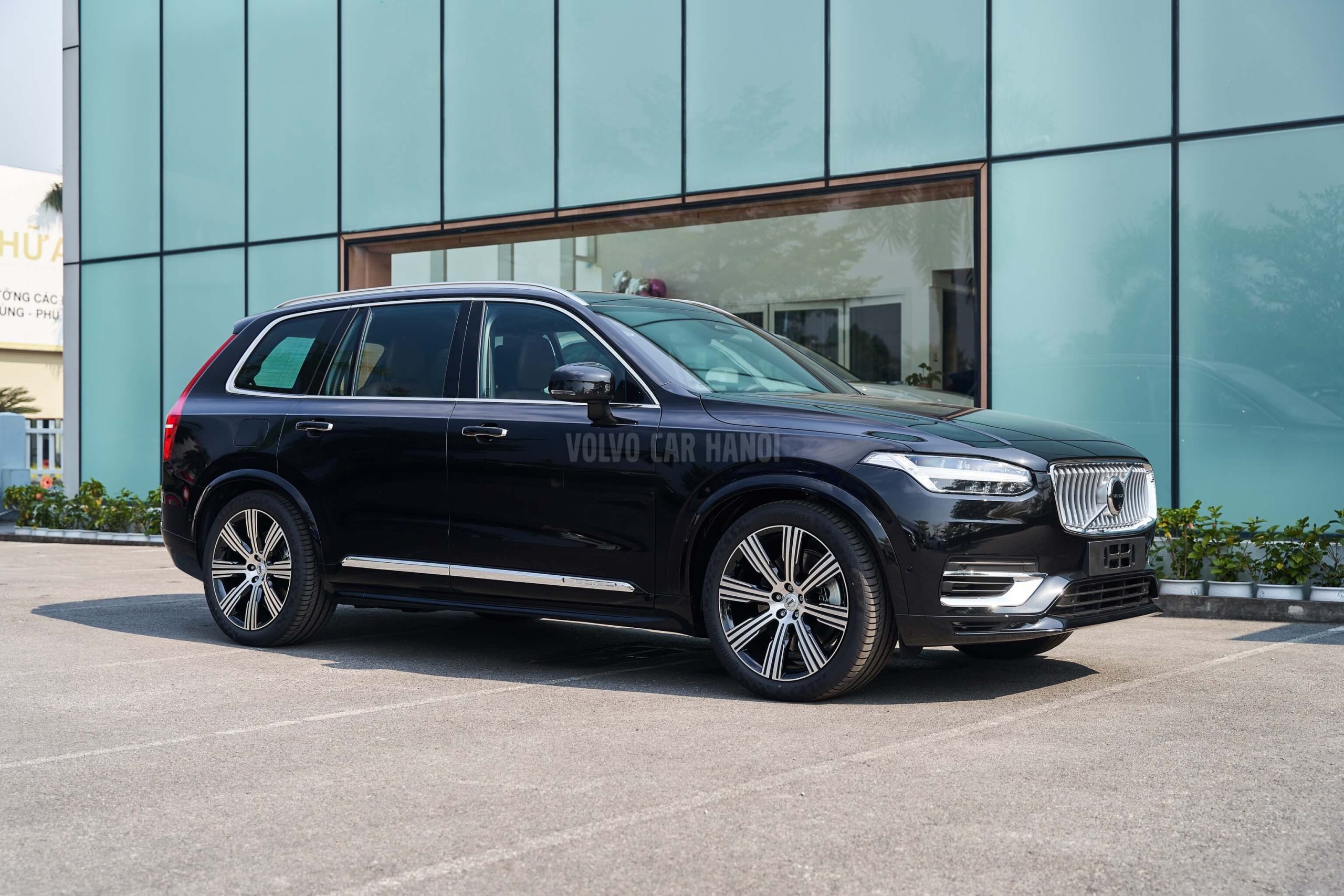 XC90 T8 Recharge Ultimate - Đen