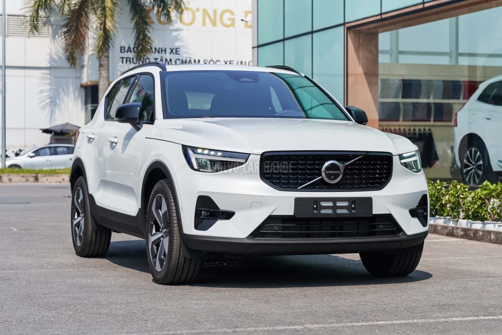Volvo XC40 Ultimate - Trắng